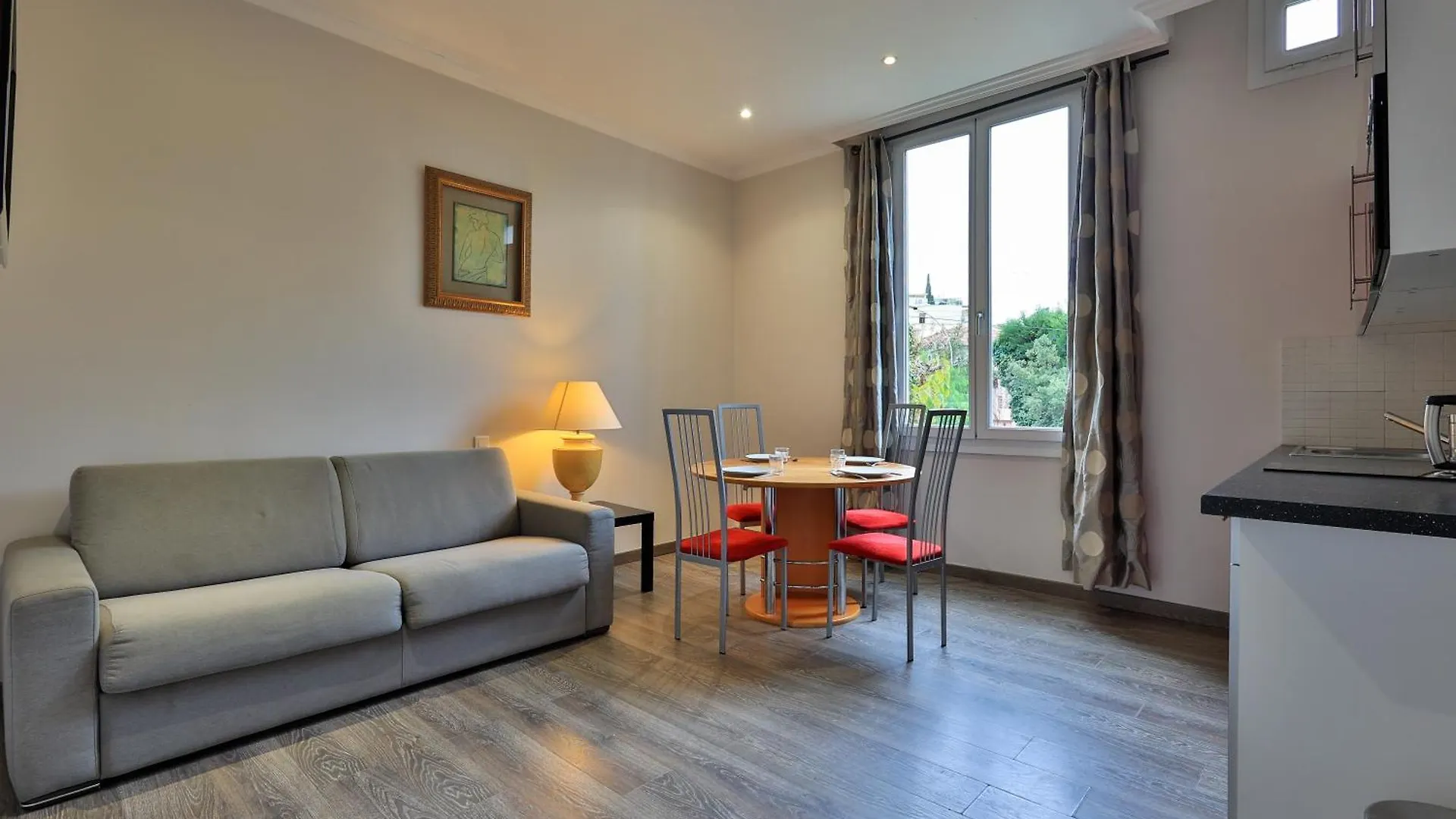 Emeraude Residence Hoteliere Juan-les-Pins 3*,